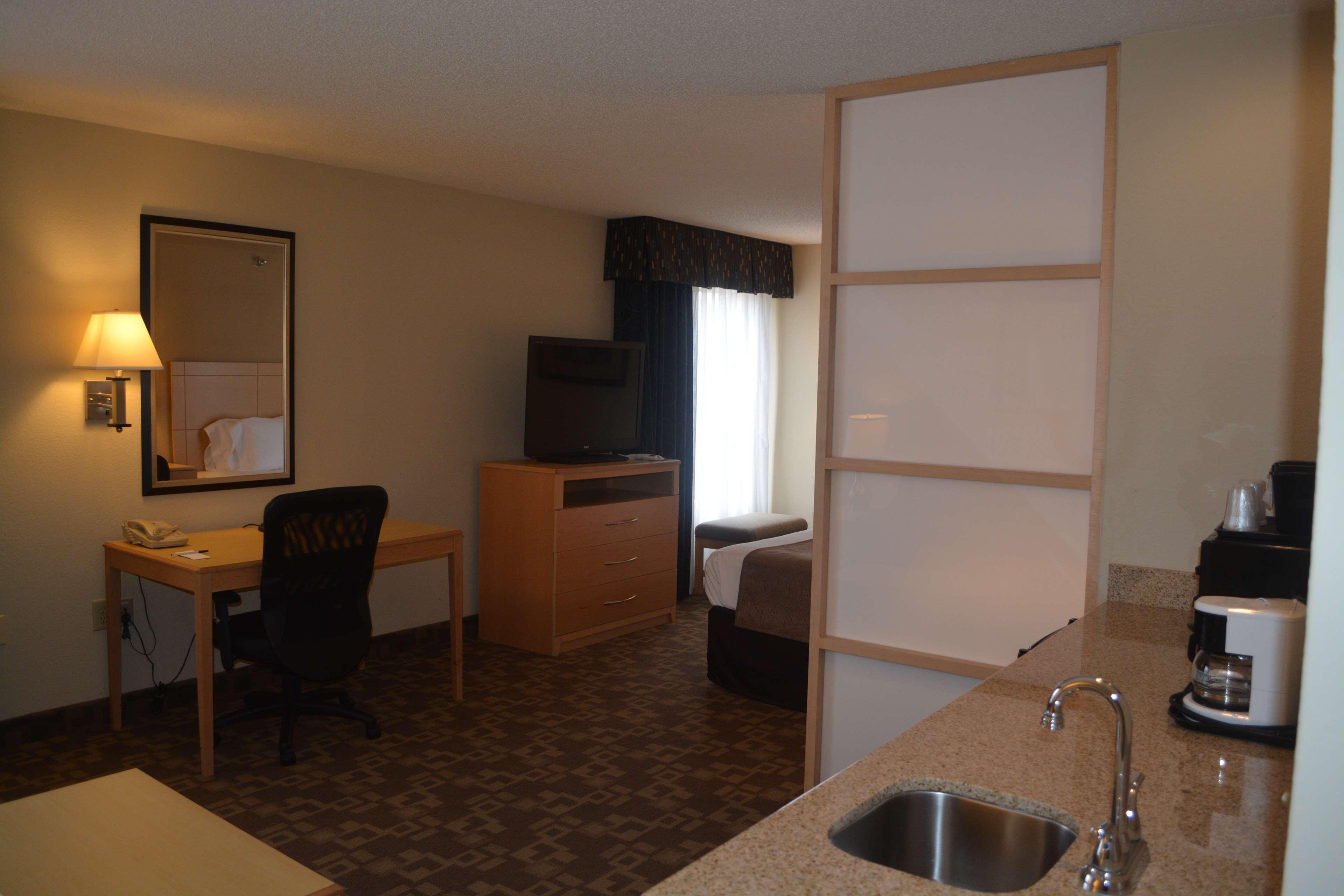 Surestay Plus Hotel By Best Western Roanoke Rapids I-95 Habitación foto